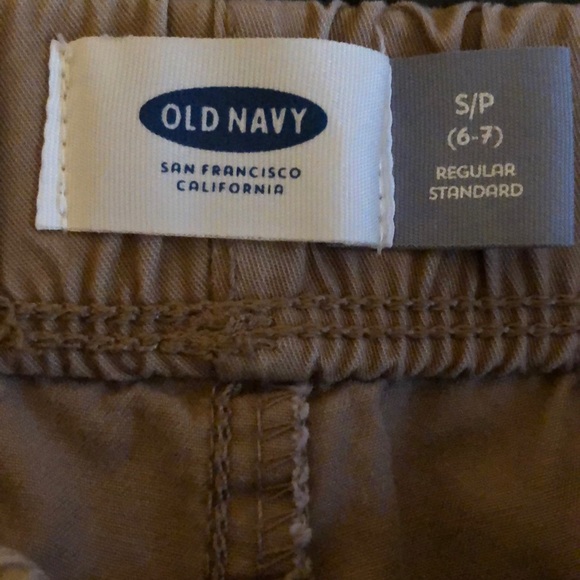 Old Navy Boys Shorts Khakis Old Navy size 6-7 - Picture 2 of 5